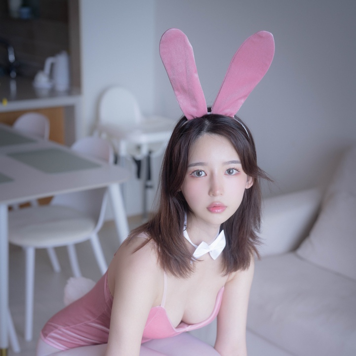 Yeha - [Pure Media] Vol.296 Gift her a bunny doll｜170P · 送她一只兔娃娃，她会陪你到长大-玩图志